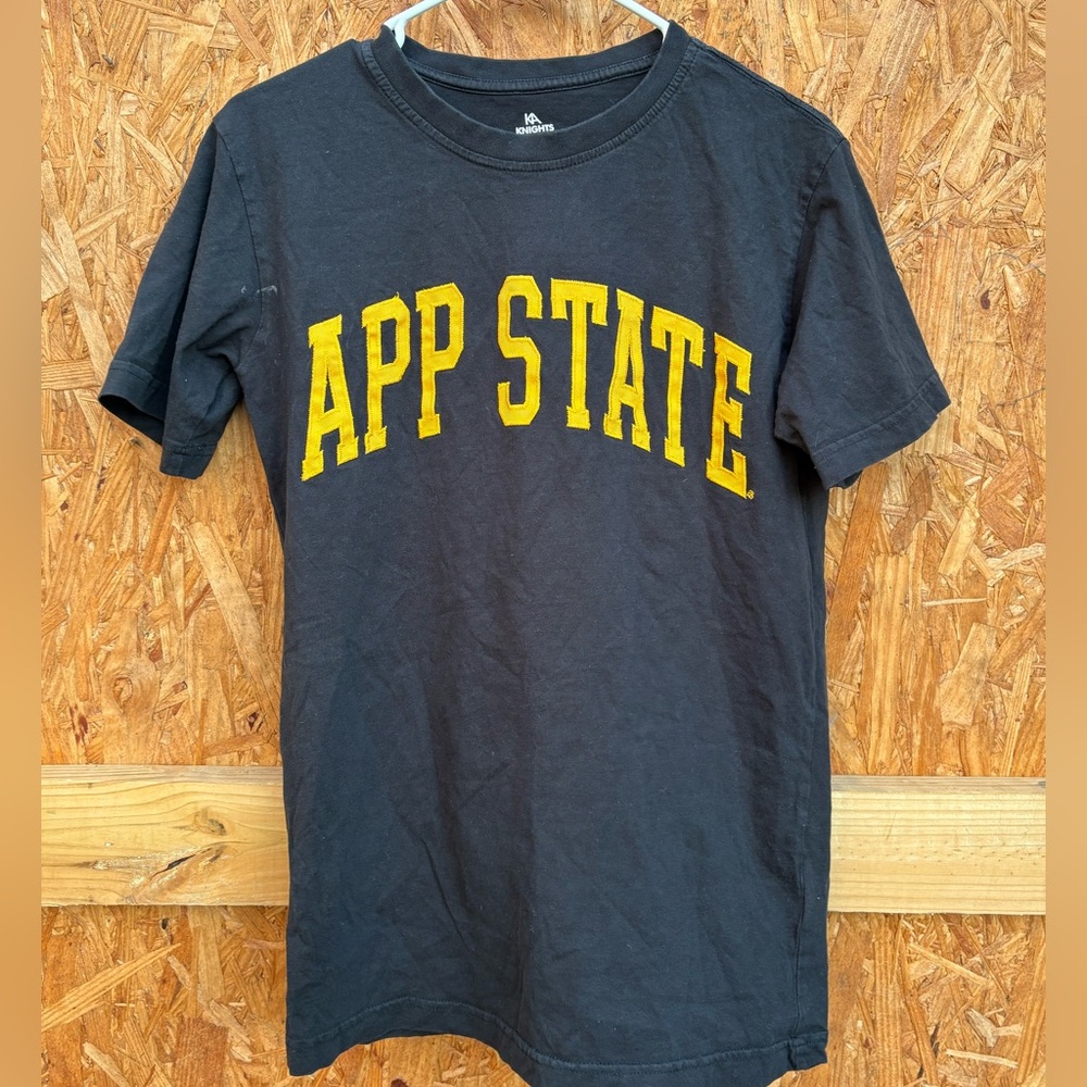 App state embroidery tee